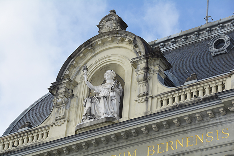 Aussenansicht der Universität Bern